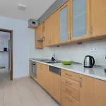 Kazimierza Wielkiego 2-bedroom With Parking By Renters Krakau
