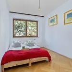 Kazimierza Wielkiego 2-bedroom With Parking By Renters Krakau