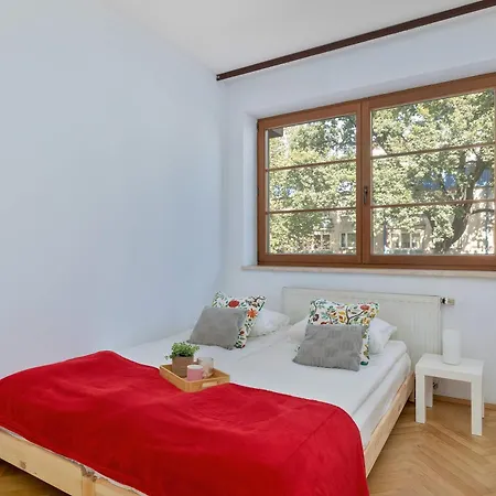Kazimierza Wielkiego 2-bedroom With Parking By Renters * Cracovia
