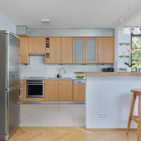 Kazimierza Wielkiego 2-bedroom With Parking By Renters Apartament Kraków