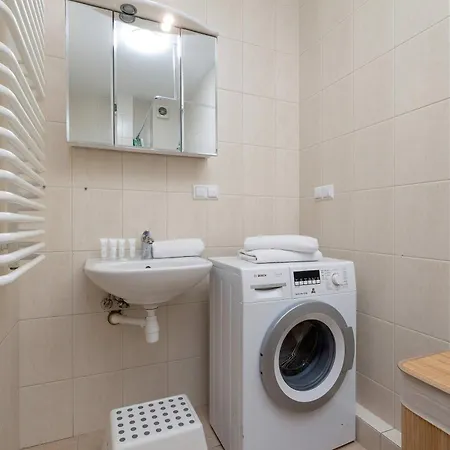 Kazimierza Wielkiego 2-bedroom With Parking By Renters Apartament Kraków
