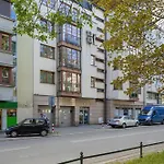 Kazimierza Wielkiego 2-bedroom With Parking By Renters * Krakau
