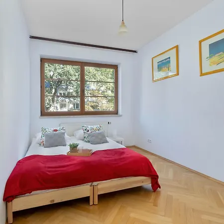 Kazimierza Wielkiego 2-bedroom With Parking By Renters קרקוב