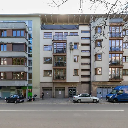 Kazimierza Wielkiego 2-bedroom With Parking By Renters